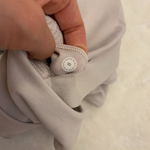 NWT NEW WITH TAGS Lululemon Always Aligned Bra - Light Chrome Size 8 - Picture 6 of 8